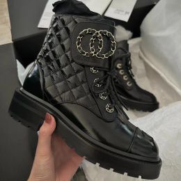 moda deri yüksek kaliteli deri martin boot lüks tasarımcı yeni stil siyah vintage flatlace-up zincir buckle bot boduens bahar ve sonbahar en kaliteli gündelik ayakkabı