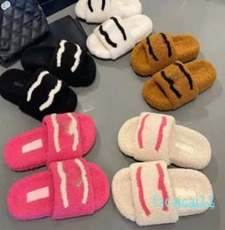 High quality Slippers Woolskin Sheepskin Insole Slides Sandals Flat Slipper Designers Women Soft Winter Luxury Plush Fur Oran Rubber Sole 123