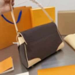 Designer Handbags Underarm Women Lady Cross Body Purse Old Flower Grain Genuine Leather Letter Zipper Gold Metal Buckle Hasp