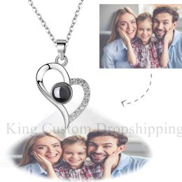 Necklaces Customised Projection Necklaces HeartShaped Pendants Birthday Gifts for Family and Friends Creative Photos