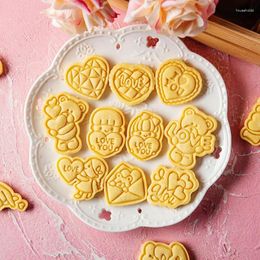 Baking Tools 2024 Valentine's Day Biscuit Mold Mini Love Cartoon Bear Cookie Cutter Household Pastry Sugar Crafts Form Tool