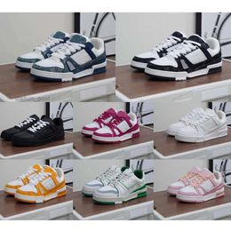 New designer shoes Embossed Trainer Sneaker white sky blue green denim pink red luxurys mens casual sneakers low platform womens trainers Shoes