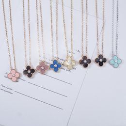 Designer Necklace Luxury jewelry Elegant Ladies Banquet with Diamond Clover Necklace Art Mirror Necklace