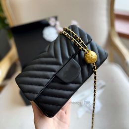 Ladies Luxury Flap Mini Bags Solid Colour Top Sheepskin Crossbody Designer channell Bags Classic Handbags Metal Chains Ball Adjuster Shoulder Bag For Womens 20CM