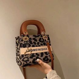 Evening Bags Women Luxury Design 2024 New Handbag Retro Leopard High Quality Fashion Brand Letter Shoulder Crossbody Bag Dai Fei Bag