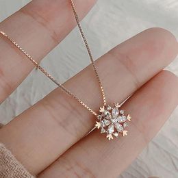 Chains 2024 Flash Cubic Zircon Snowflake Pendant Necklace Fashion Clavicle Chain Rose Gold Silver Color For Women