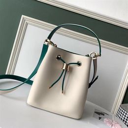 2019 new bucket bag Colour cowhide casual all-in-one women's bracelet handle handbag shoulder diagonal large capacity bag239Q