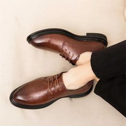Dress Shoes 41-42 Long Nose Mans Boots Size 34 Heels Flat Wedding Luxury Sneakers Sports Model Top Sale Maker Clearance