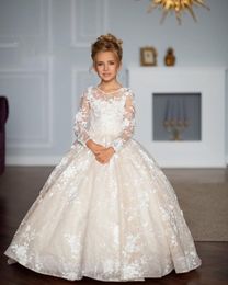 2024 Lovely Flower Girls Dresses For Weddings Long Sleeves Scoop Neck Lace Appliques 3D Floral Princess Kids Birthday Girl Pageant Gowns Sweep Train Light