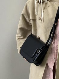 Evening Bags Classic Black Retro Underarm 2024 Versatile One Shoulder Crossbody Bag Temperament Elegant Small Square