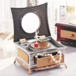 Rings New Classic Rotating Dancer Music Box Clockwork Hand Crank Music Box Women Jewellery Boxes Necklace Ring Storage Organiser Drawer