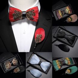 Ricnais Natural Mens Brid Feather Bow Tie Exquisite Hand Made Bowtie Brooch Pin Gift Box Set For Men Wedding Party Accessories 240122