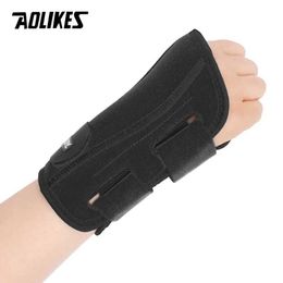 Wrist Support AOLIKES 1PCS Carpel Tunnel Wrist Support Hand Protection Orthopaedics Wrist Splint Sprain Recovery Wrist Brace Fracture Therapy YQ240131