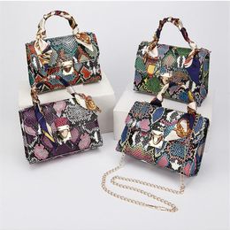 2021 Bag Women Color Snake Pattern Print Silk Scarf Handbag Chain One Shoulder Cross Body Bags Tide Fashion Purse259j