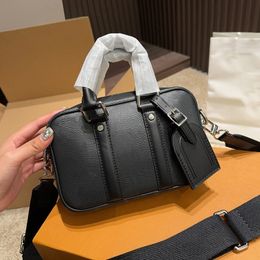 2024 New Luxury Design Women's Genuine Crossbody Messenger Bag Fashion Chain Shoulder Bag Genuine Leather Handbag briefcase