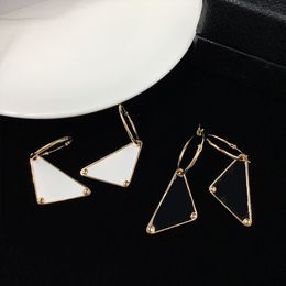 Fashion Earrings Charm Designer Simple Earing for Man Womens Classic 2 Colors Black White