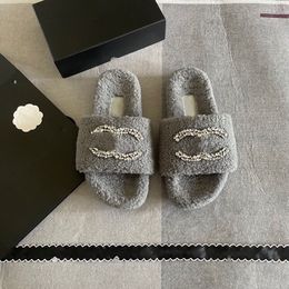 Chanells Shoe 2024 New Winter Fuzzy Slippers Designer Womans Fluffy Warm Sandal Teddy Bear Slipper Sliders Flat Casual Shoe Sandale Luxurys Fur Slides 4953