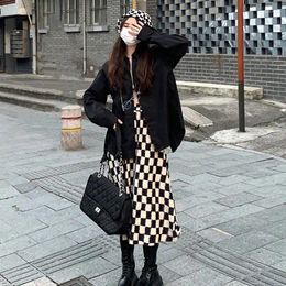 Skirts 2024 AutumnWinter High End Corduroy Checkerboard Half Skirt Women's Korean Print Waist Fashion Mid Length A-line