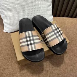 all'aperto Pantofole in gomma da spiaggia estiva Scarpe casual classico sandalo scozzese da uomo Vintage Mule slide da viaggio da donna piscina Designer Sliders sandalo piatto Con scatola Taglia 35-46