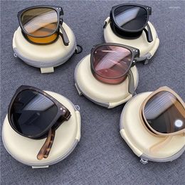 Outdoor Eyewear 2024 Women's Fashion Folding Sunglasses Designer Glasses Oval Lady Retro UV400 Protect