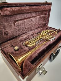 YTR 2320E Bb Trumpet Hard Case Musical instrument