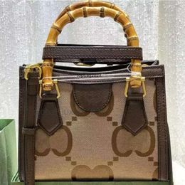 2024 Lüks Tasarımcı Çanta Alışveriş Çantası Tote Çanta Diana Bambu Orijinal Deri Omuz Omuz Men Erkekler Tote Crossbody Moda Cüzdan Çanta