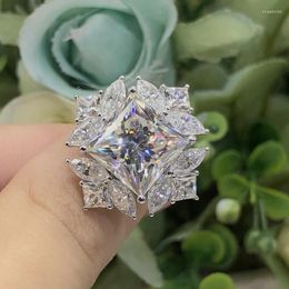 Cluster Rings Huitan Transparent Cubic Zirconia Snowflake For Women Luxury High-quality Silver Color Wedding Bands Dance Party Jewelry