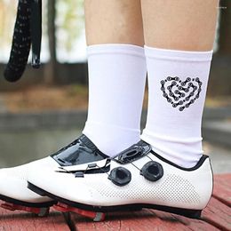 Sports Socks 1 Pair Quality Middle Comfortable Sport Sweat Absorption Moisture Wicking Good Breathability