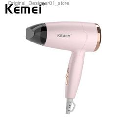 Hair Dryers Kemei Portable Handle Compact Hair Dryer Foldable Low Noise Blower Dryer Hot Wind Long Life for Outdoor Travel 950W Use Q240131