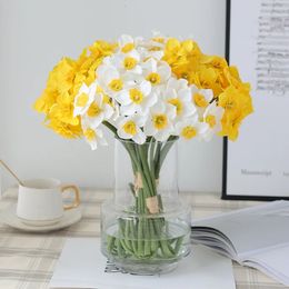 6 pieces/bundle of artificial daffodils. Simulated daffodils are used for home wedding decoration spring decoration and artificial flowers 240131