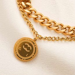 Pendant bracelet C gold red round Necklace Jewlery Designer Women diamond Pendant Iced Out Entwined Loops Design Personalized Jewelry Accessories