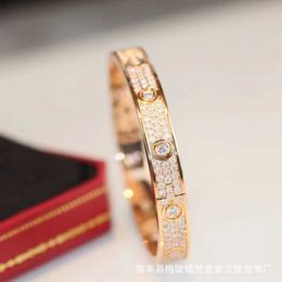 Original 1to1 C-arter Bracelet Three V Gold Row Diamond Full Sky Star Plated with 18K CNC Precision Edition Buckle Plate Screw Couple2CGV