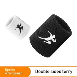 Wrist Support Outdoor Sports Wristbands Sweat-absorbent Basketball Tennis Cycling Hand Grips Fitness Wrist Support Gym Bodybuilding Crossfit YQ240131