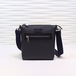 2023 New man bag cross body bags fashion designer crossbody men bag Size 21x23 5x4 5cm model 474137 523599 547751 Famous Brand Men1763