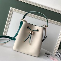 2019 new bucket bag Colour cowhide casual all-in-one women's bracelet handle handbag shoulder diagonal large capacity bag215x