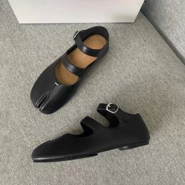 Lady sexy flache Absatz Sandalen Tabi Ballet Flat Casual Schuh Maisons Slipper Mm6 Sommer Beach Margiela Kleidungsschuhe Designer Damen Outdoor Walk Geschenk Schäferspelde Loafer Box