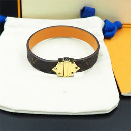 Popular bracelet designer classic adjustable wide flower plaid gift luxury bracelet women vintage leather bracelet high quality wristband xb116 b4