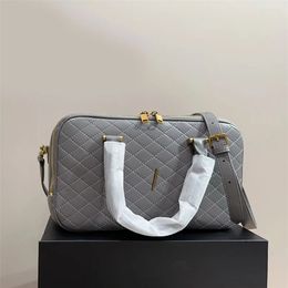 Designer Travel Bag Tote Bag Large Capacity Handbag Bowling Bag Classic Thread Diamond Lattice Women Shoulder Bags Gold Hardware Zipper Metal