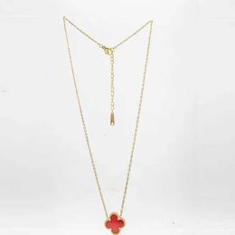 Designer Van cl-ap 2024 Clover Necklace Lucky Fashion OL Internet Red Collar Chain Minimalist Pendant Flower YKEQ