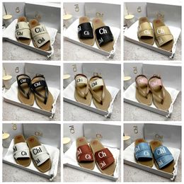 2024 Sandálias de designer clássicas Mulher Woodys Woodys Flates Slippers Summer ao ar livre Sliders Sliders de Pantoufle Não deslizamento Desliza Black Multicolor Lady Lady Beach Sapne de sandália