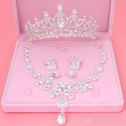 cheap Set Crowns Necklace Earrings Alloy Crystal Sequined Bridal Jewellery Accessories 2019 Wedding Tiaras Headpieces Hair4973775