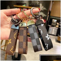 Keychains Lanyards Luxury Men Buckle Leather Pu Keychain Business Gift Key Chain Women Car Strap Waist Wallet Keyrings Drop Delive Dhscm