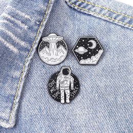 New Astronaut Series Brooch Creative Starry Spacecraft Design Baked Paint Alloy Badge