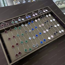 Luxury 10 Diamond Necklace Brand Fashion Halsband Högkvalitativ 18K Gulddesignerhalsband med låda, lämplig för kvinnors smycken