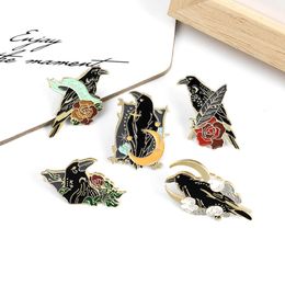 New Jewellery Animal Series Alloy Brooch Creative Cartoon Crow Flying Design Baked Paint Badge