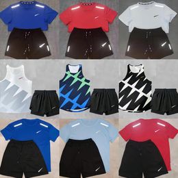 Designer-Trainingsanzug aus Tech-Fleece, Designer-T-Shirt für Herren, Sportanzug, kurzärmelige Sportshorts, Hosen, Leichtathletik-Trainingsuniformen, Sport-Wettkampf-Trainingsset