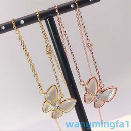 2024 Designer vans Four-leaf Clover Four Leaf Grass Butterfly Necklace White Beige Turquoise Versatile Simple Chain Womens Colorless