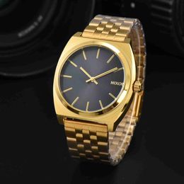 Other Watches 2024 New Mens Luxury Watch Original Automatic Date Watch Fashion Timing Code Quartz Mov AAA Mens Gold Watch Q240301