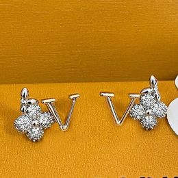 Classics Designer Studs Pearl Diamond Earrings Brand Letter Stud High-end Fashion Womens Wedding Jewelry Birthday Gifts 925 Silver Stainless Steel Earring