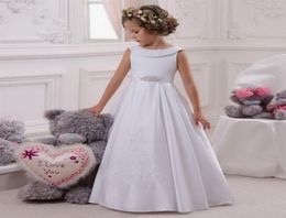 2020 Cheap White Flower Girls Dresses For Wedding Holy First Communion Dress For Girls Appliques Layout Vestido de Girls Soirre2873923